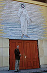 Projekt i realizacja – Mirosław Grzelak, <em>Chrystus</em>, 2011, mozaika, fasada kościoła pw. Św. Józefa w Warszawie - Ursusie