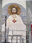 Projekt i realizacja – Mirosław Grzelak, <em>Chrystus</em>, 2010, mozaika, kościół w Dobieszowicach