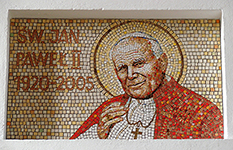 Projekt i realizacja - Mirosław Grzelak, 2015, <em>Św. Jan Paweł II</em>, mozaika, kościół w Łodzi – Andrzejowie