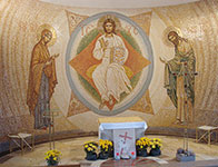 Projekt - Mirosław Grzelak, realizacja - Mirosław Grzelak i Kazimierz Żuk, <em>Deesis</em>, 2000 - 2001, mozaika, 1200 x 450 cm, kaplica braci dolorystów, Józefów k. Otwocka