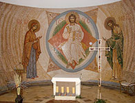 Projekt – Mirosław Grzelak, realizacja - Mirosław Grzelak i Kazimierz Żuk, <em>Deesis</em>, 2000 - 2001, mozaika, 1200 x 450 cm, kaplica braci dolorystów w Józefowie k. Otwocka