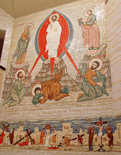 Projekt i realizacja - Mirosław Grzelak, Przemienienie, Droga Krzyżowa (fragment), 2020, mozaika, kaplica Nuncjatury Apostolskiej w Warszawie