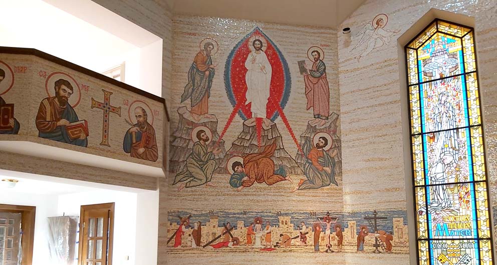 Projekt i realizacja - Mirosław Grzelak, Przemienienie Pańskie, Droga Krzyżowa (fragment), 2020, mozaika, Kaplica Nuncjatury Apostolskiej w Warszawie 