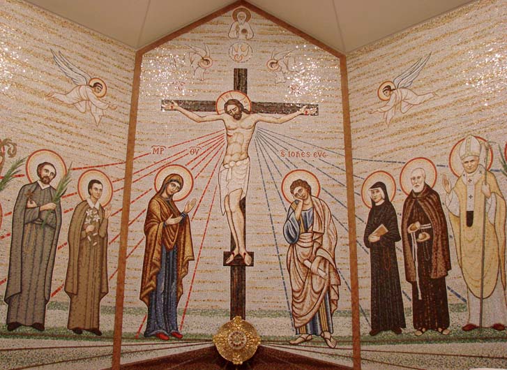 Projekt i realizacja - Mirosław Grzelak, Ukrzyżowanie i święci polscy, 2017 -  2019, mozaika, fragment, kaplica Nuncjatury Apostolskiej w Warszawie