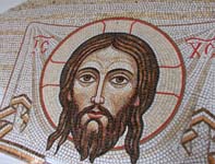Projekt i realizacja - Mirosław Grzelak, Mandylion, 2020, mozaika, kaplica Nuncjatury Apostolskiej w Warszawie