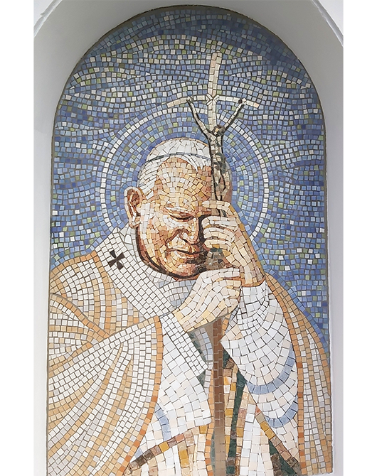 Design and realisation - Mirosław Grzelak, John Paul II, 2022, mosaic, the chapel in Łódź - Andrzejów 