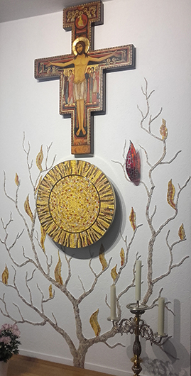 Projekt i realizacja – Mirosław Grzelak, Krzew Gorejący, 2006, mozaika, kaplica klasztoru St. Klara, Dingolfing, Niemcy