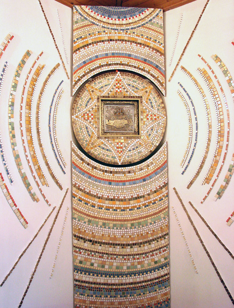 Projekt i realizacja - Mirosław Grzelak,  2013, mozaika ceramiczna, kaplica sióstr boromeuszek Łódź ul.Skrzatów 12