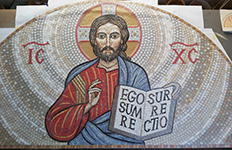 Projekt i realizacja – Mirosław Grzelak, <em>Chrystus Pantokrator</em>, 2021, mozaika, pracownia