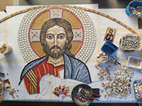 Projekt i realizacja – Mirosław Grzelak, <em>Chrystus Pantokrator</em>, 2021, mozaika, pracownia