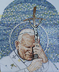 Projekt i realizacja – Mirosław Grzelak, <em>Jan Paweł II</em>, 2021, mozaika, fragment, pracownia