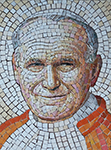 Projekt i realizacja – Mirosław Grzelak, <em>Jan Paweł II</em>, 2021, mozaika, pracownia