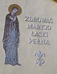 Projekt i realizacja – Mirosław Grzelak, <em>Maryja Niepokalana</em>, 2005, mozaika, 500 x 300 cm, kościół parafialny w Rąbieniu